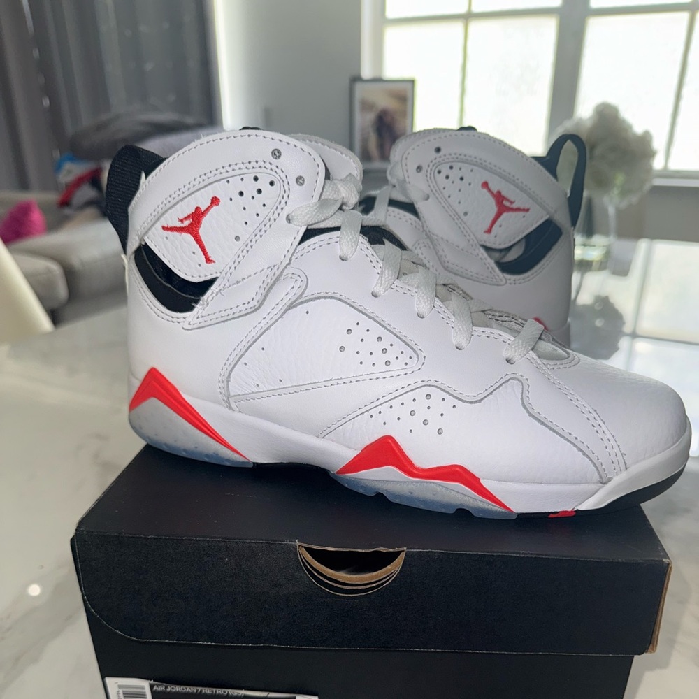 Jordan 7 retro, white infrared   BRAND NEW (6.5Y, 8 women)